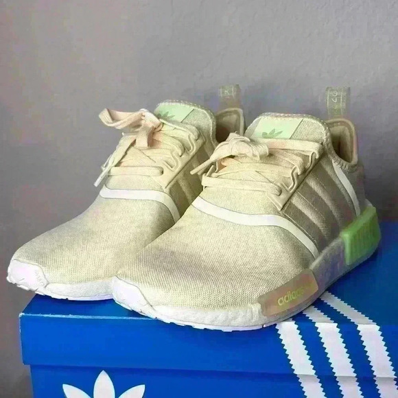 New Adidas Cream White / Semi Green Spark NMD_R1 SHOES IG8388 Running Size 7.5 - Picture 13 of 15